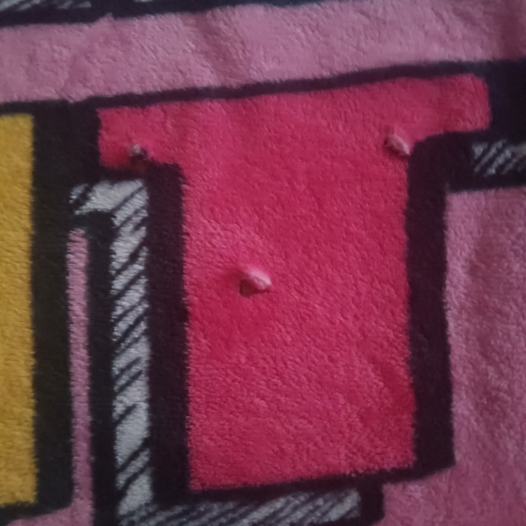 Hello kitty warm and cozy blanket - Picture 9 of 16